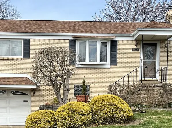 1134 Cascade Dr, Homestead, PA 15120