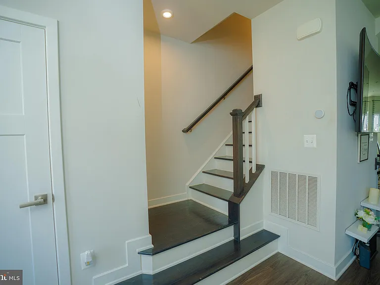 8210 Goldstone Ct — Photo 27