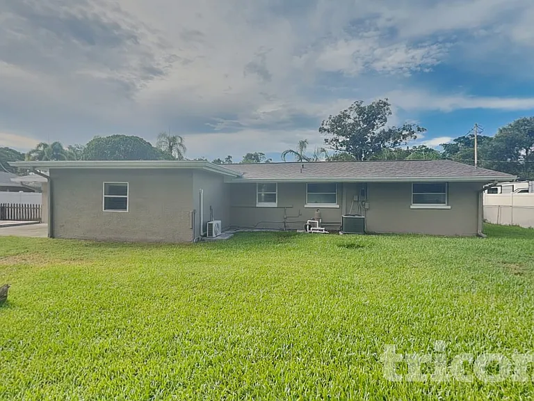 1819 Brentwood Dr — Photo 16