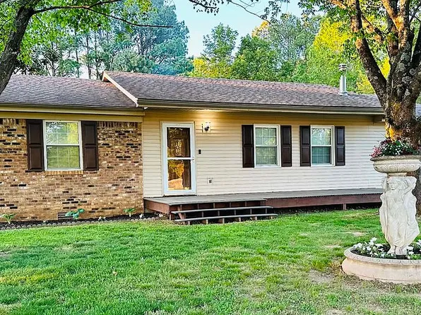 2097 Vandyke Rd, Paris, TN 38242
