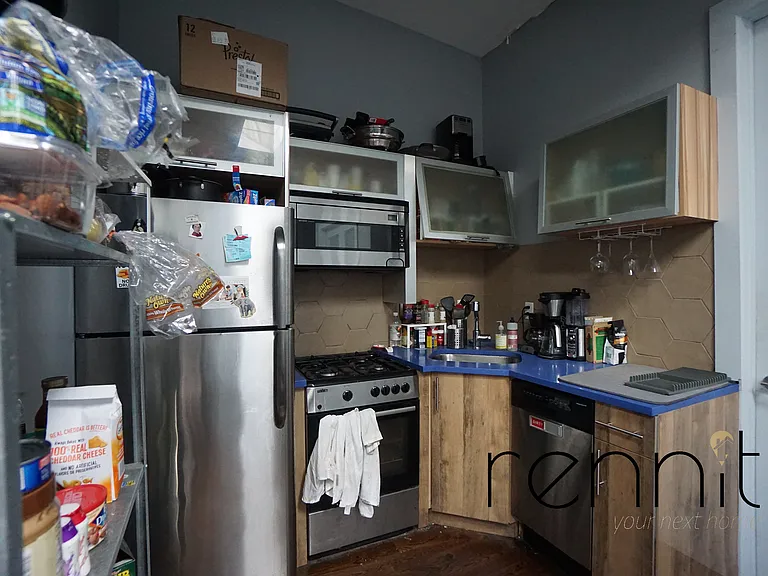 1160 Halsey St #3 — Photo 12