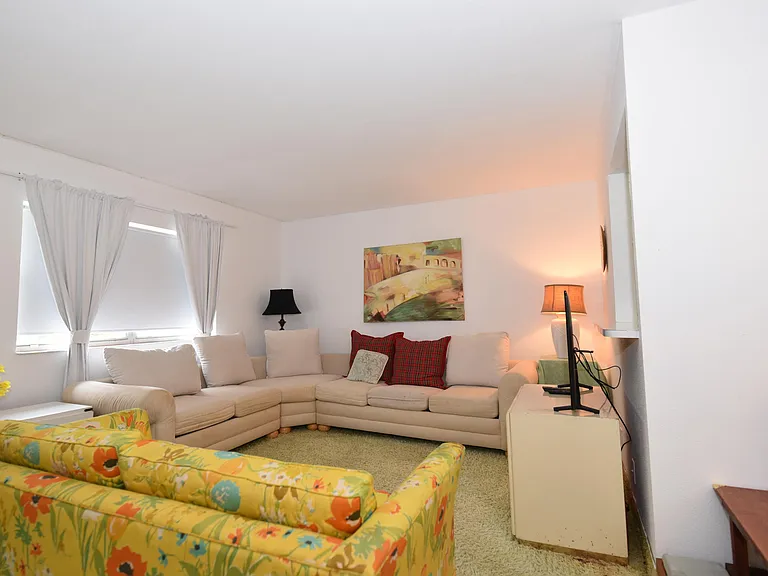 715 Saxony Pl #O — Photo 9