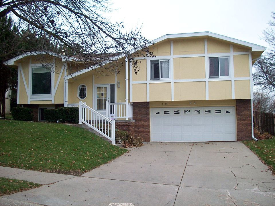 1st image of 1118 N 153rd St