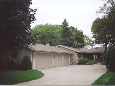 10114 North Sheridan ROAD, Mequon, WI, 53092