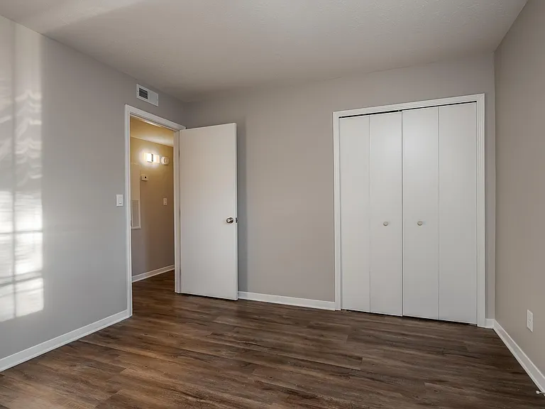 Lone Star Apartments — Photo 31