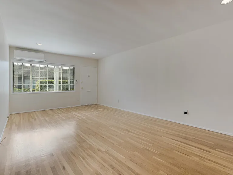 5534 1/2 Kester Ave #5534-1/2 — Photo 7