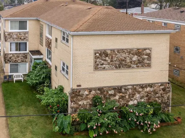 7115 W Irving Park Rd APT 2E, Chicago, IL 60634