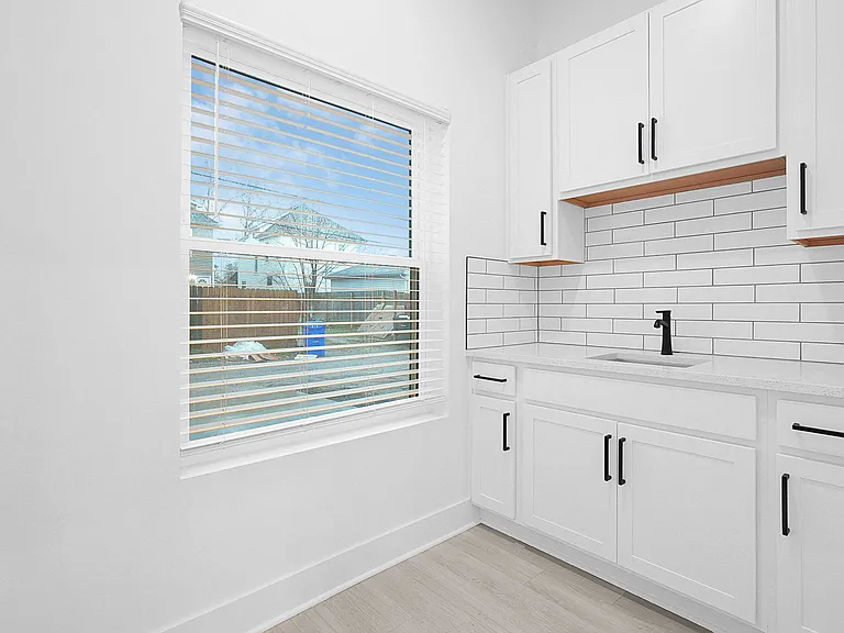 936 Wagner St — Photo 16