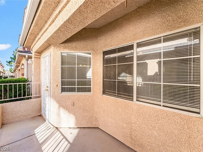 1205 Dusty Creek St — Photo 3