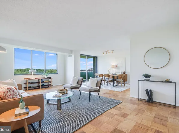 5225 Pooks Hill Rd APT 1324N, Bethesda, MD 20814