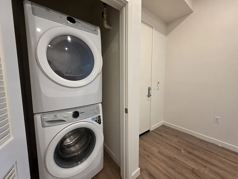 615 Highland Ave #105 — Photo 4