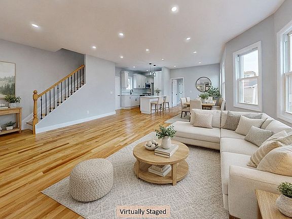 5th image of 13611 Brookville Blvd