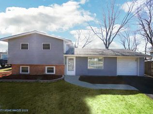 551 Spruce Rd, Bolingbrook, IL 60440