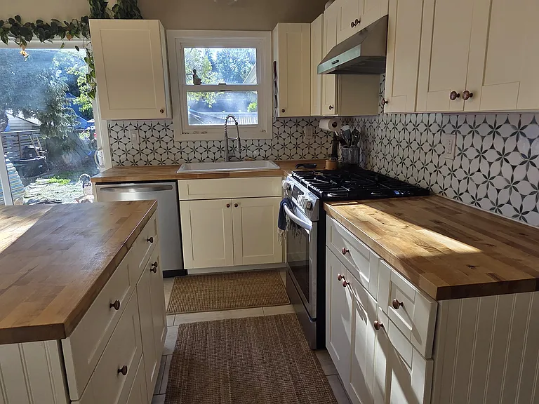 10317 N Mohawk Ave #A — Photo 3