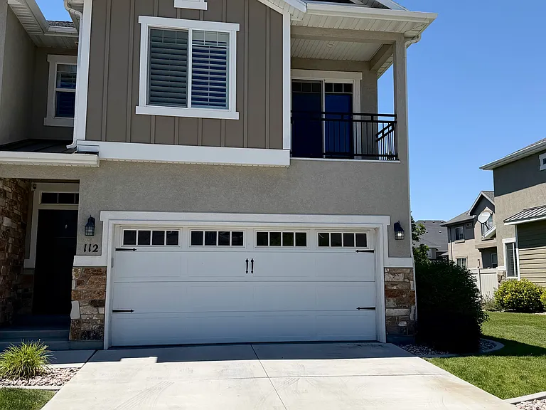 112 S 980 E — Photo 1
