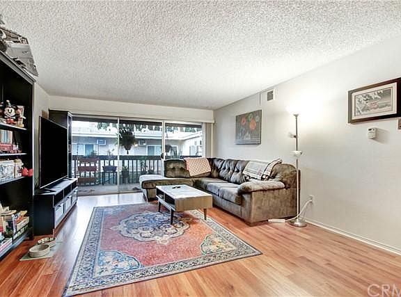 5th image of 500 S Oak Knoll Ave Unit 19