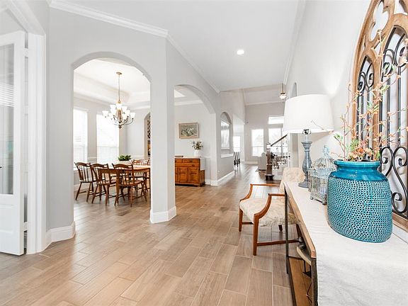 4th image of 19139 Blue Hill Ln
