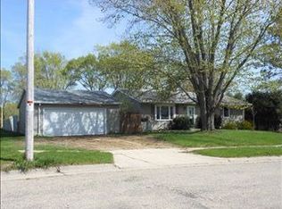 913 Sweeney Rd, Edgerton, WI 53534