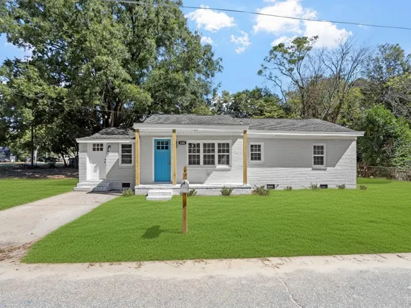 604 E Townsend St, Dunn, NC 28334