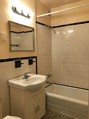 Rented by Kew Forest Realty Inc | media 27