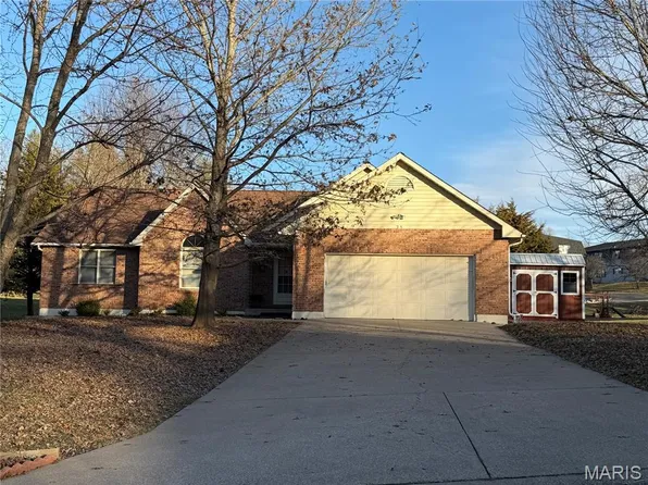 35 Sherwood Estates Ave, Hannibal, MO 63401