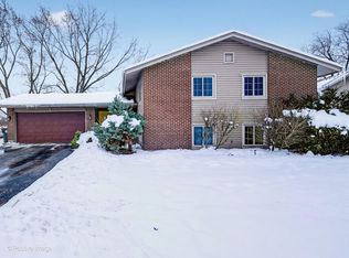 2419 59th St, Woodridge, IL 60517