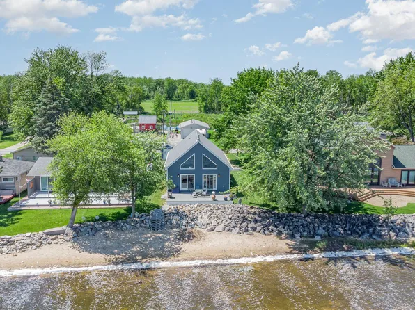 5840 Avalon Dr, Pinconning, MI 48650