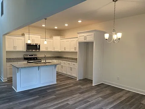 4 bed, 3.5 bath, 2890 sqft, $2,500 — Photo 2