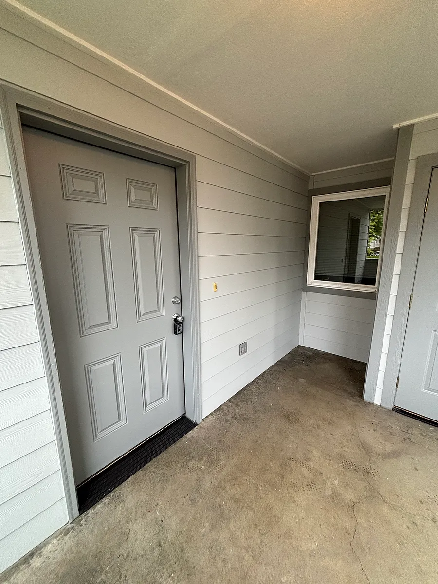 Building Photo - 130 Bayberry Dr #B
