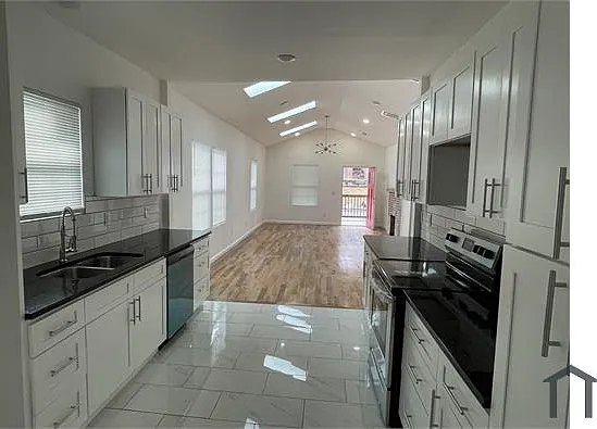4 bed, 1272 sqft, $3,000 — Photo 3
