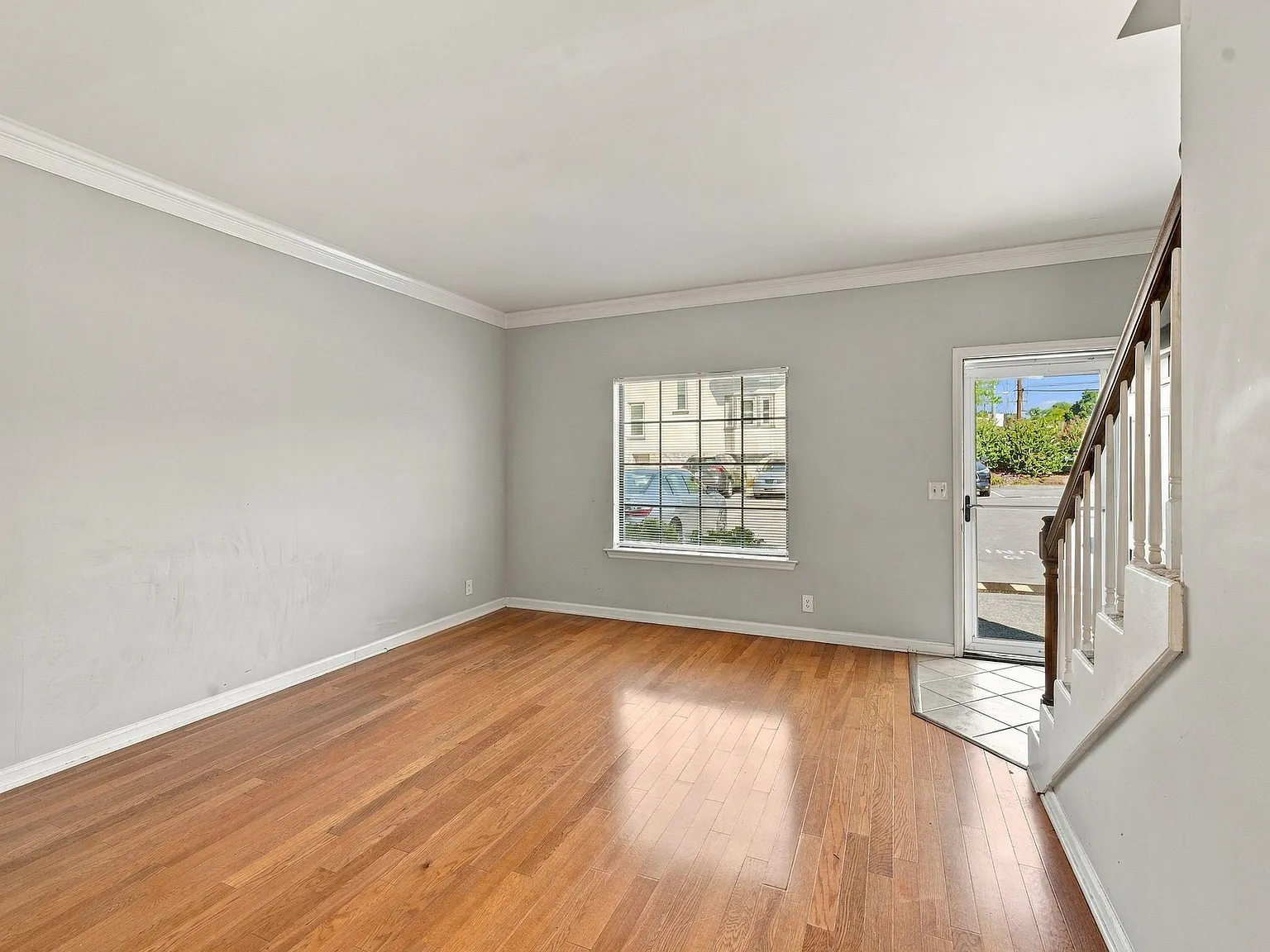 2 bed, 2.5 bath, 1332 sqft, $2,100 — Photo 3