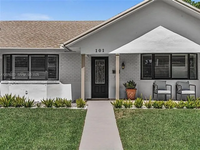 4 bed, 3.0 bath, 2510 sqft, $6,500 — Photo 4