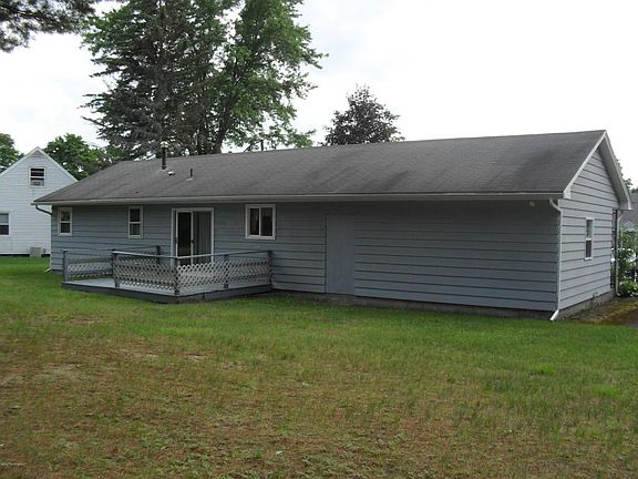 3rd image of 30 Terry Dr