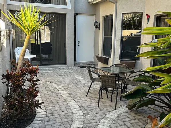 5465 Monterey Cir #D, Delray Beach, FL 33484