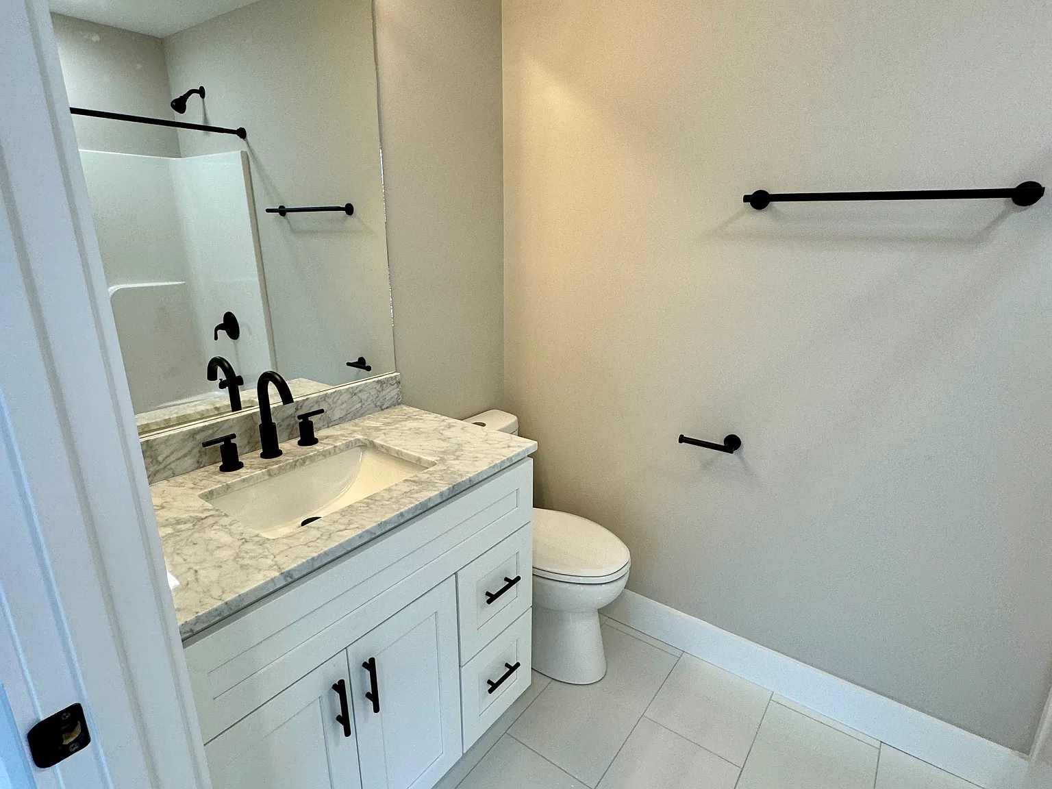 1351 Charleston Ave — Photo 3