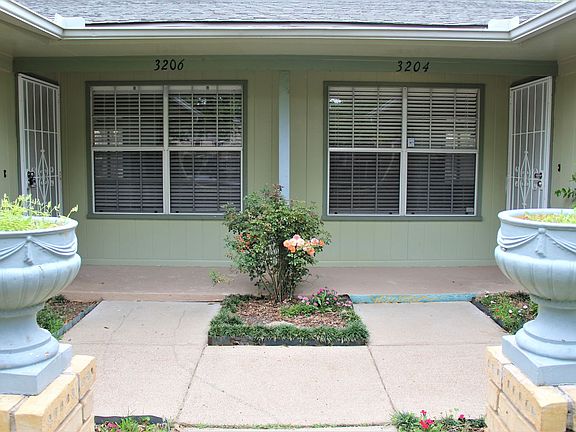 4th image of 3206 Kelvin Ave