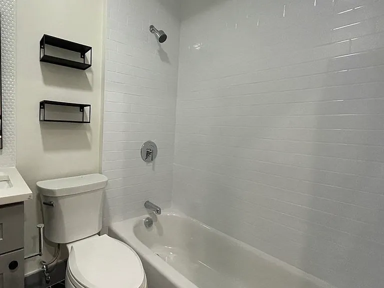 41 Long Ave #3 — Photo 10