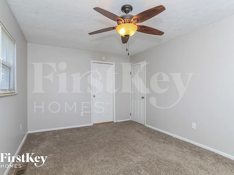 928 Cambridge Dr — Photo 10
