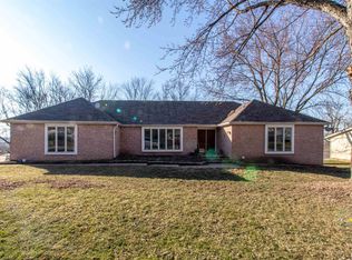 210 Longview Dr, Geneseo, IL 61254