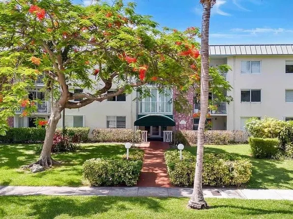 240 Galen Dr APT 112, Key Biscayne, FL 33149