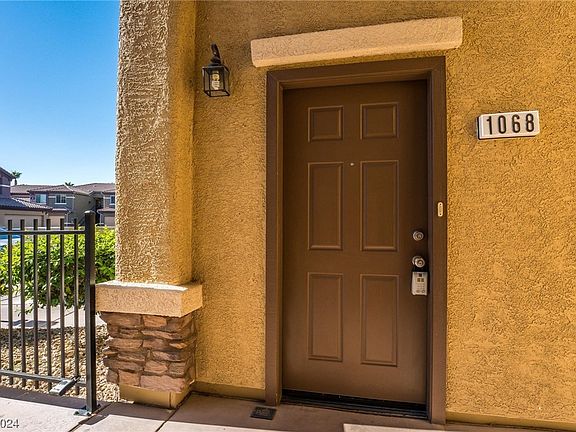4th image of 6868 Sky Pointe Dr Unit 1068