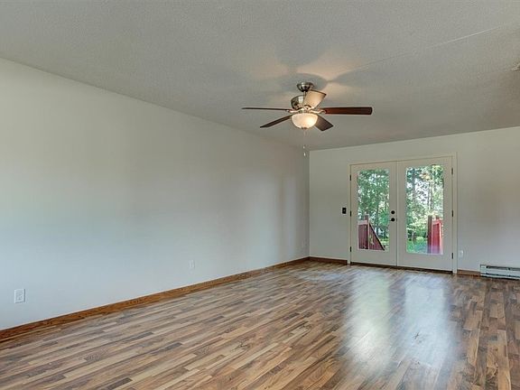 3rd image of 1402 16th Avenue E