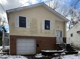 16 Laguna Dr, Wayne, NJ 07470