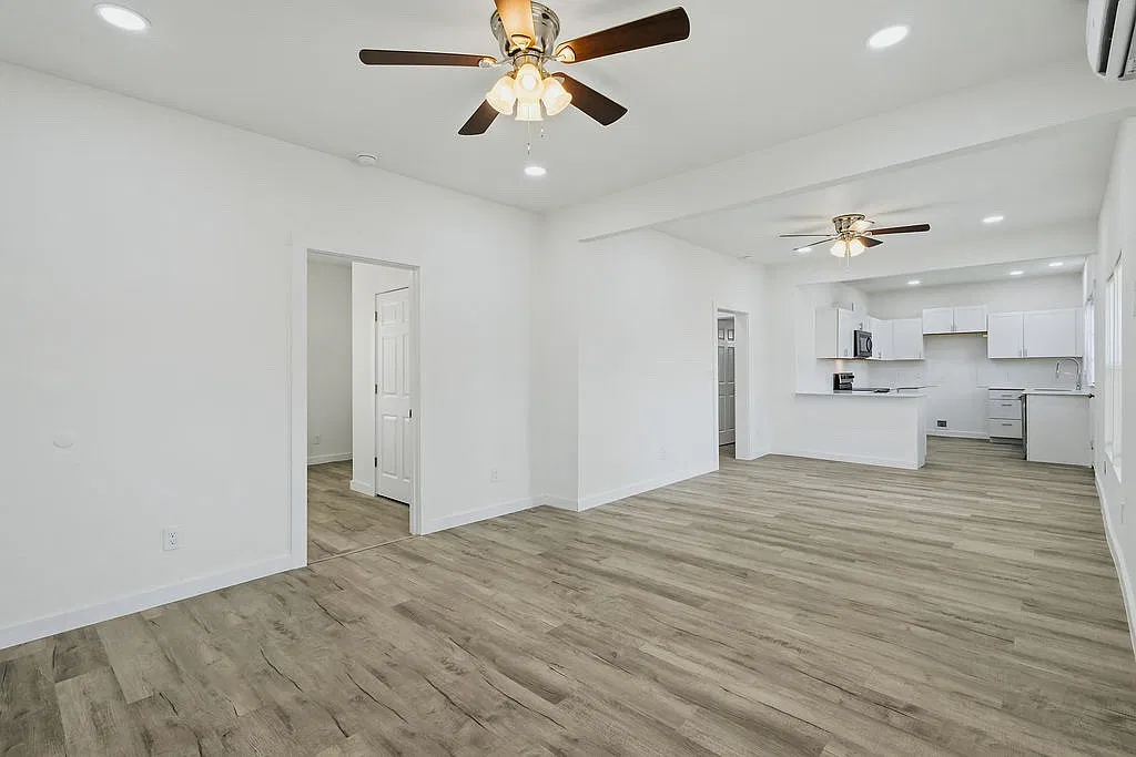 2 bed, $1,295 — Photo 2