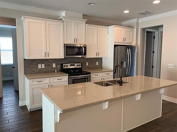 2nd image of 2325 Oxmoor Dr