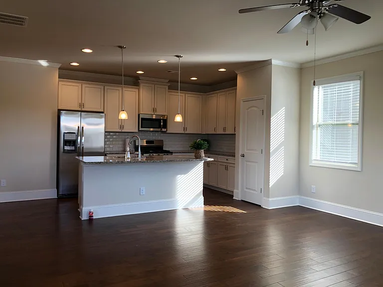 4125 Cordova Ln — Photo 11