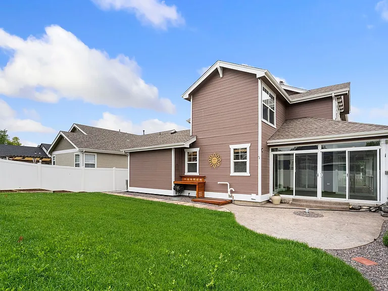 1068 Canal Dr — Photo 28