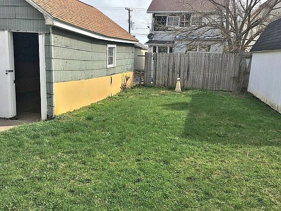 4th image of 2609 Van Buren Ave