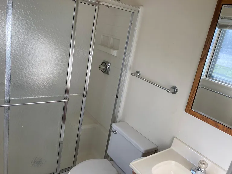 903 W Maple St — Photo 5