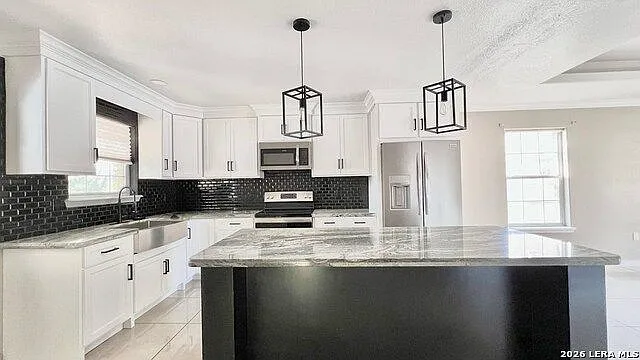 1890 Timberwood Dr — Photo 8